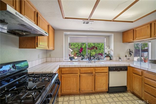 2633 E Avenue Q15, Palmdale, CA 93550