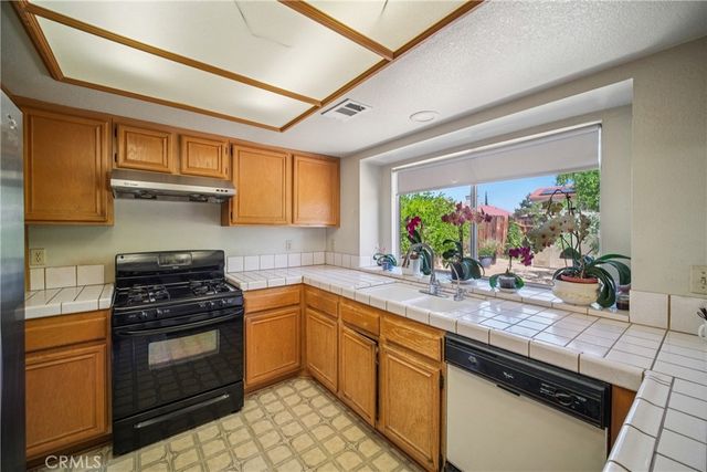 2633 E Avenue Q15, Palmdale, CA 93550