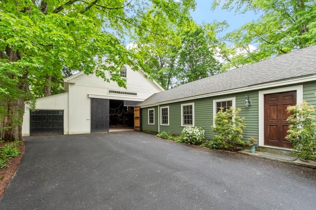 44 Andover St, North Andover, MA 01845