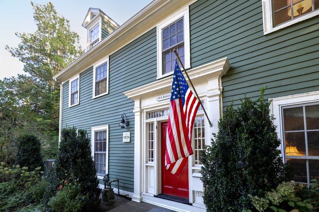 44 Andover St, North Andover, MA 01845