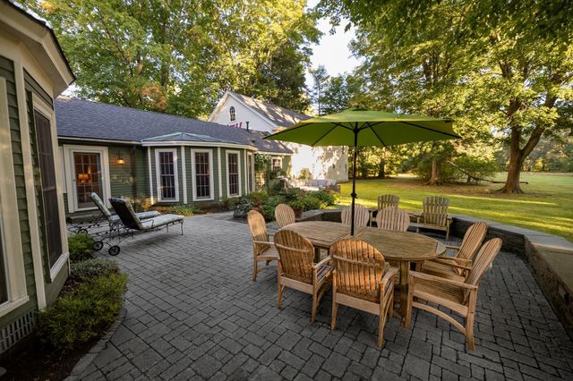 44 Andover St, North Andover, MA 01845