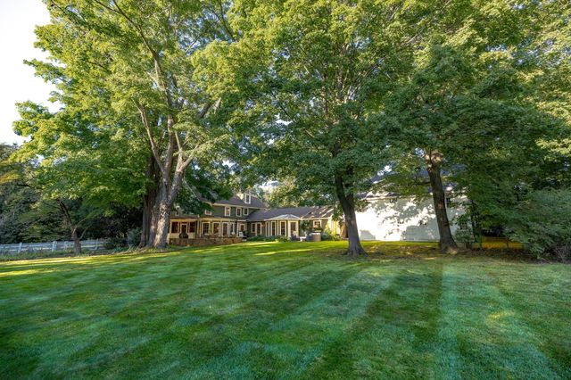 44 Andover St, North Andover, MA 01845