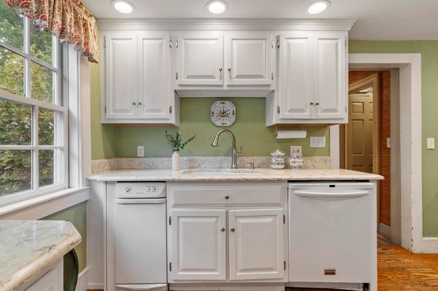 44 Andover St, North Andover, MA 01845