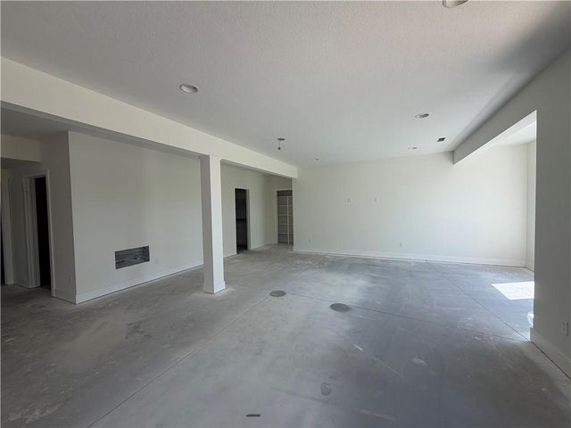 13755 NW 70th Street, Parkville, MO 64152