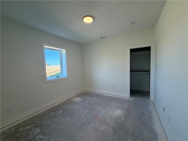 13755 NW 70th Street, Parkville, MO 64152