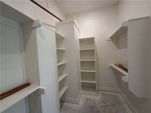 13755 NW 70th Street, Parkville, MO 64152