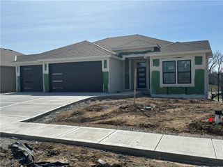 13755 NW 70th Street, Parkville, MO 64152