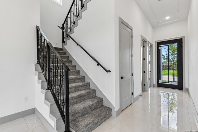 5226 BREEZE WAY, San Antonio, TX 78249