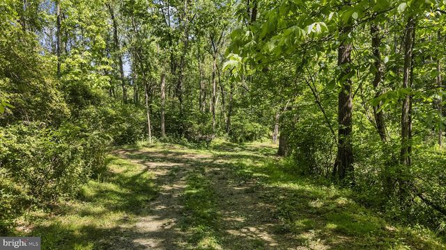 111 GARFIELD RD, Mohrsville, PA 19541