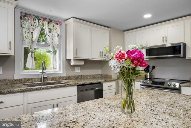 111 GARFIELD RD, Mohrsville, PA 19541