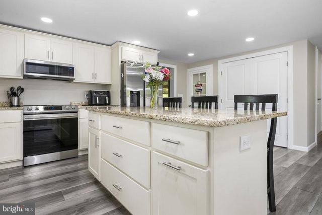 111 GARFIELD RD, Mohrsville, PA 19541