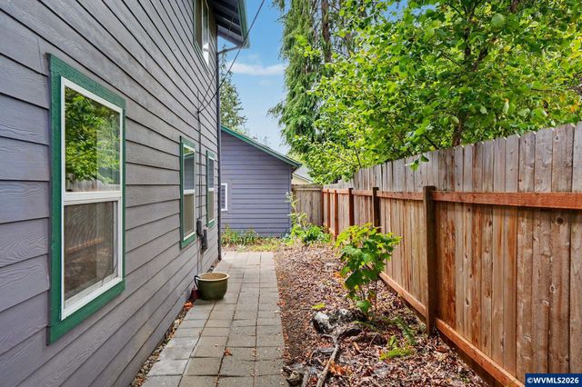 3204 NW Grant Av, Corvallis, OR 97330