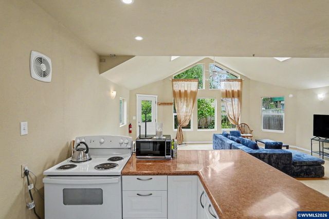 3204 NW Grant Av, Corvallis, OR 97330
