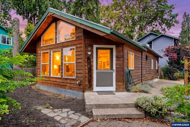 3204 NW Grant Av, Corvallis, OR 97330