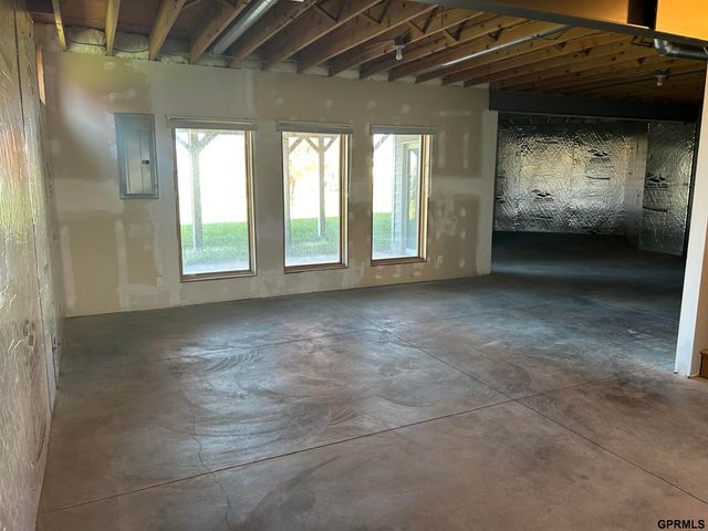 17212 Chutney Drive, Omaha, NE 68136