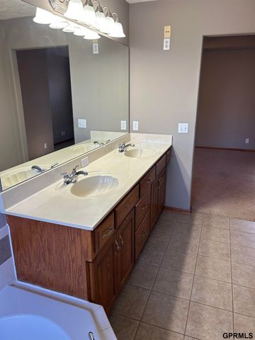 17212 Chutney Drive, Omaha, NE 68136