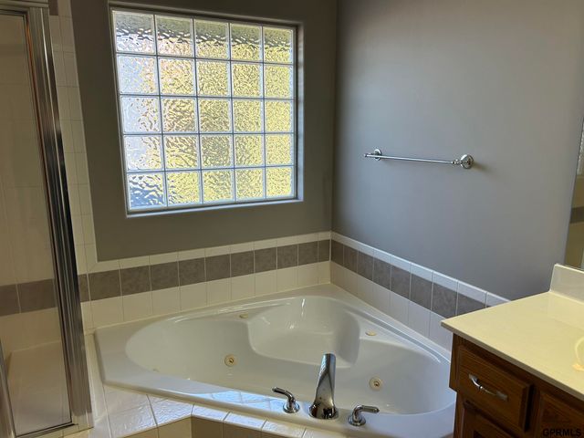 17212 Chutney Drive, Omaha, NE 68136