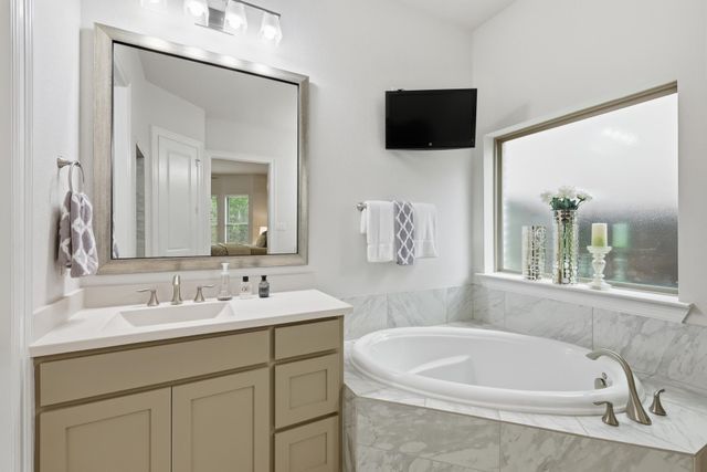 342 Hill Creek Lane, Grapevine, TX 76051