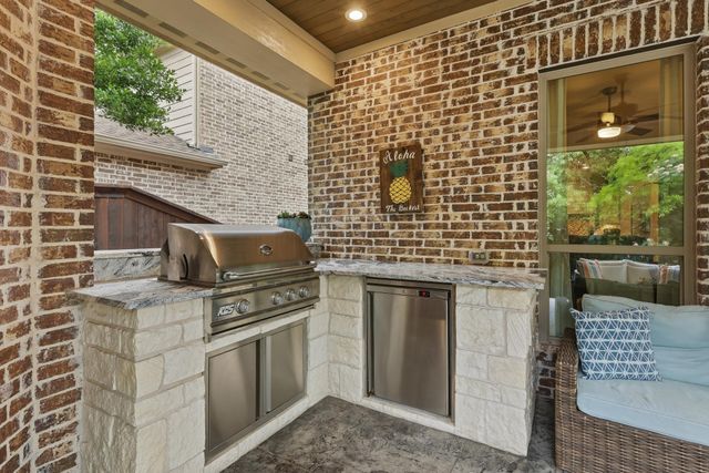 342 Hill Creek Lane, Grapevine, TX 76051