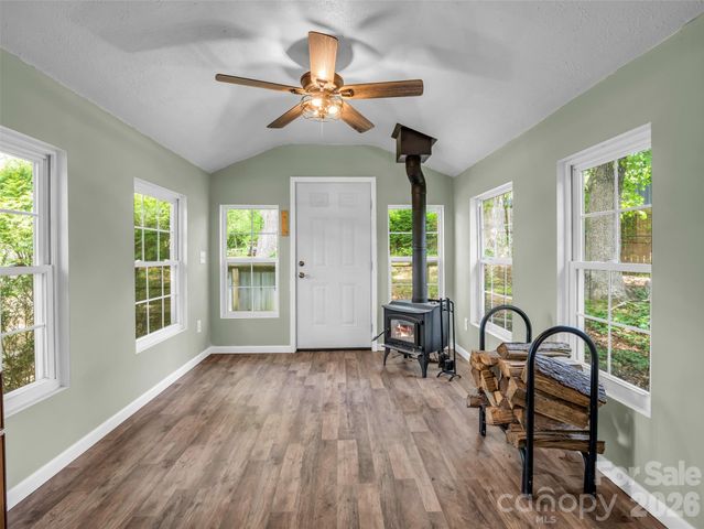 1916 Old Spartanburg Road, Hendersonville, NC 28792