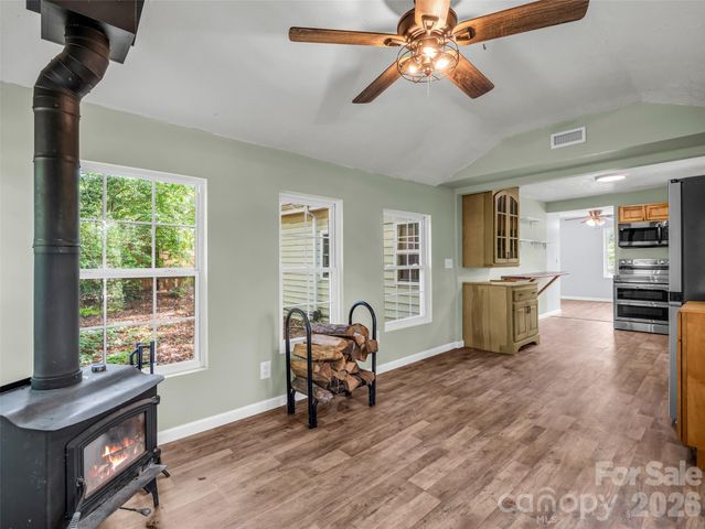 1916 Old Spartanburg Road, Hendersonville, NC 28792