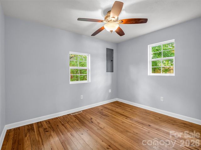 1916 Old Spartanburg Road, Hendersonville, NC 28792