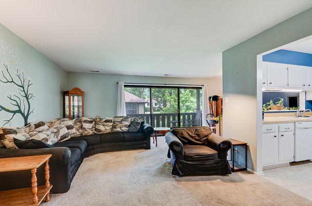 11240 Sycamore Lane 60D, Palos Hills, IL 60465