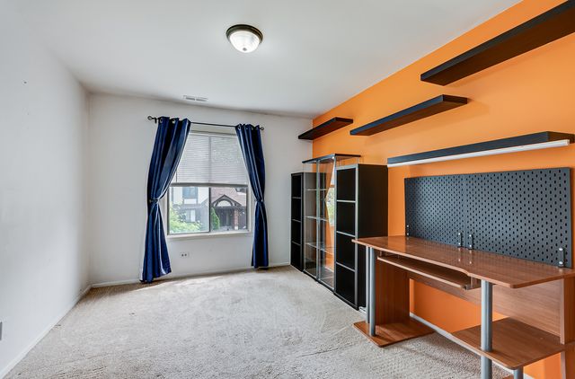 11240 Sycamore Lane 60D, Palos Hills, IL 60465