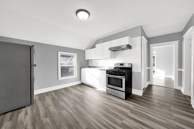 1915 VERMONT Street, Blue Island, IL 60406