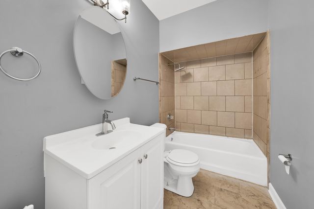 1915 VERMONT Street, Blue Island, IL 60406