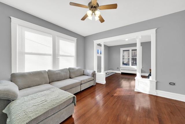 1915 VERMONT Street, Blue Island, IL 60406