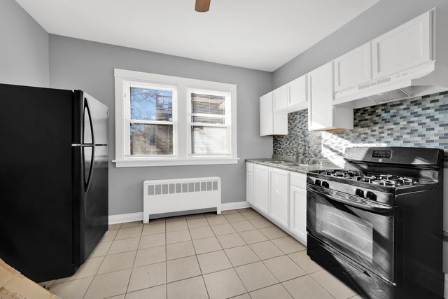 1915 VERMONT Street, Blue Island, IL 60406