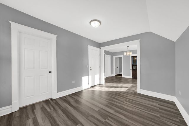 1915 VERMONT Street, Blue Island, IL 60406