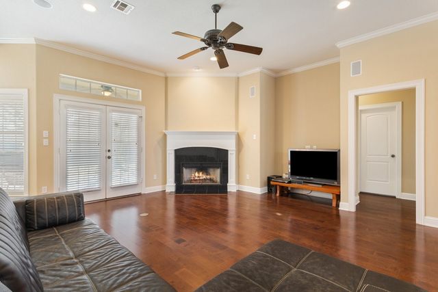 100 Edinburgh, Waco, TX 76712