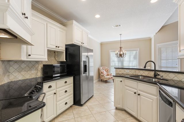 100 Edinburgh, Waco, TX 76712