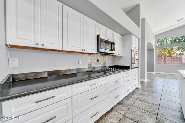 17620 W WEATHERBY Drive, Surprise, AZ 85374