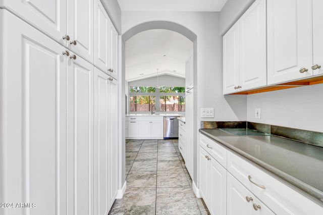 17620 W WEATHERBY Drive, Surprise, AZ 85374