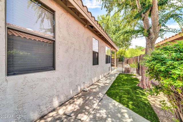 17620 W WEATHERBY Drive, Surprise, AZ 85374