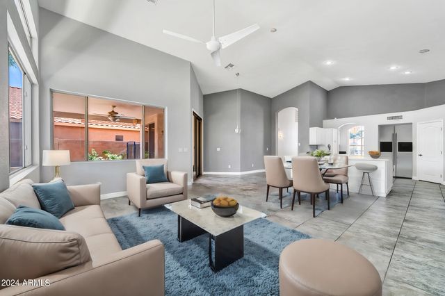 17620 W WEATHERBY Drive, Surprise, AZ 85374