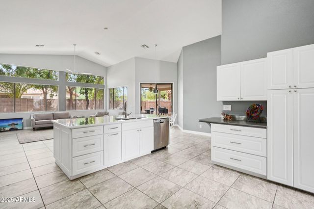 17620 W WEATHERBY Drive, Surprise, AZ 85374