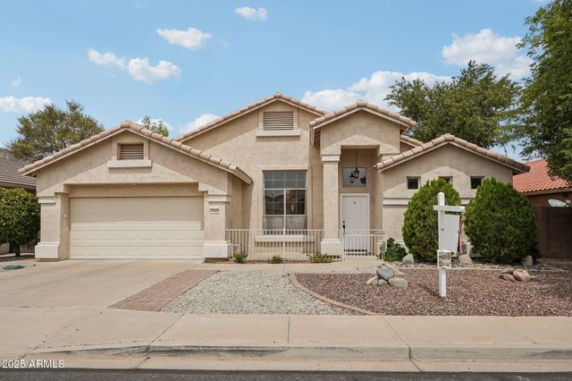 17620 W WEATHERBY Drive, Surprise, AZ 85374