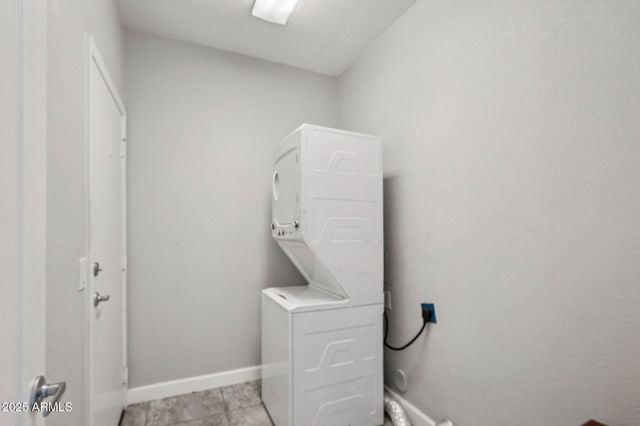 17620 W WEATHERBY Drive, Surprise, AZ 85374