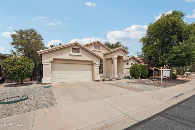 17620 W WEATHERBY Drive, Surprise, AZ 85374