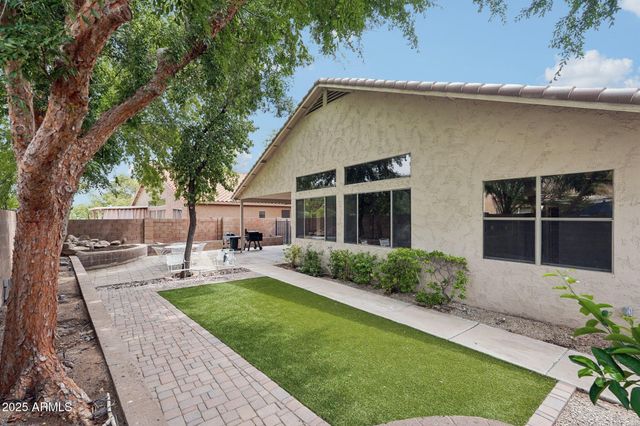 17620 W WEATHERBY Drive, Surprise, AZ 85374