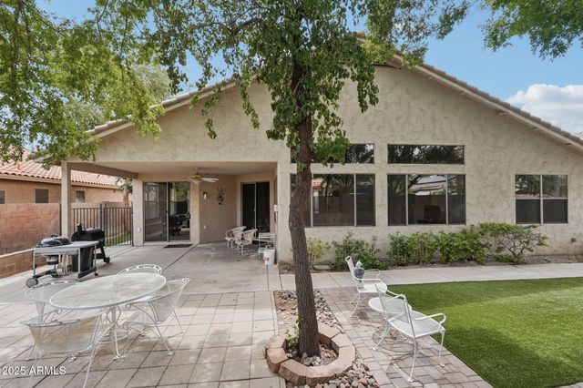 17620 W WEATHERBY Drive, Surprise, AZ 85374