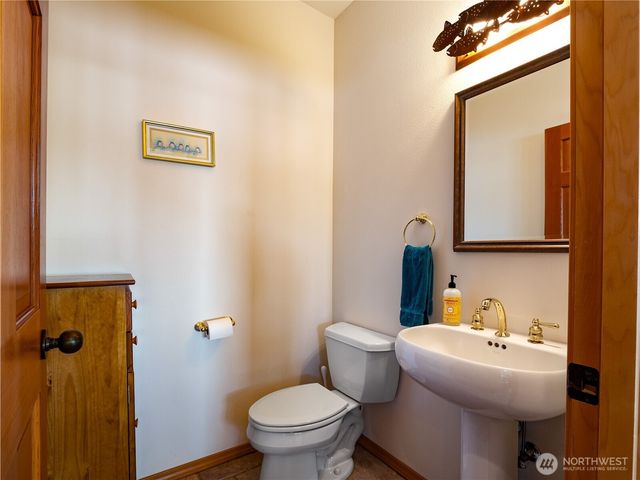 56 Silcox Island, Lakewood, WA 98498