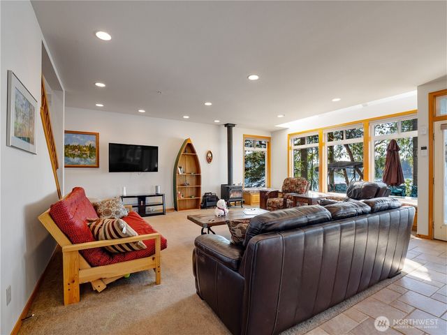 56 Silcox Island, Lakewood, WA 98498