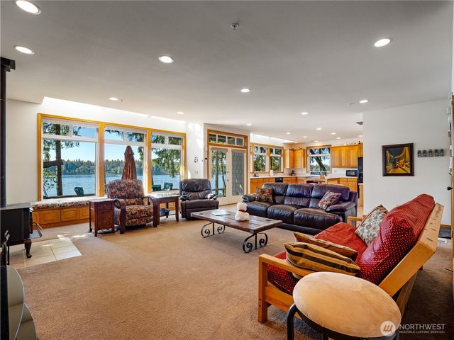 56 Silcox Island, Lakewood, WA 98498