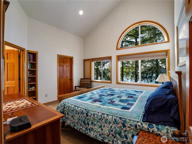 56 Silcox Island, Lakewood, WA 98498
