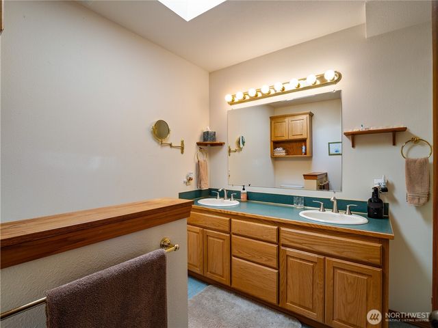 56 Silcox Island, Lakewood, WA 98498